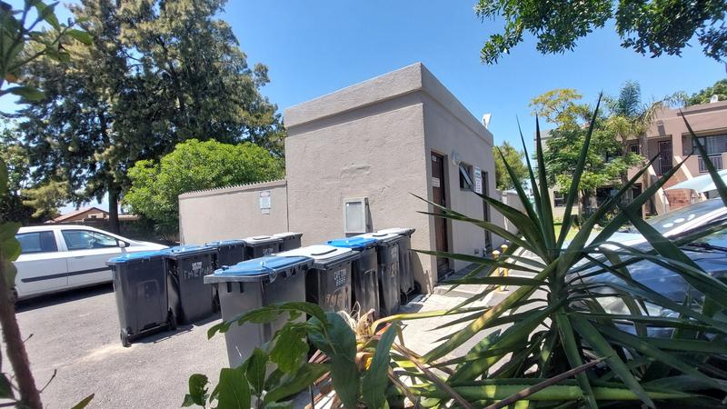 1 Bedroom Property for Sale in Oakglen Western Cape